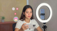 Review-Ring-Light-Terbaru-Untuk-Mendukung-Aktivitas-Live-Streaming-Di-Sosmed (1)